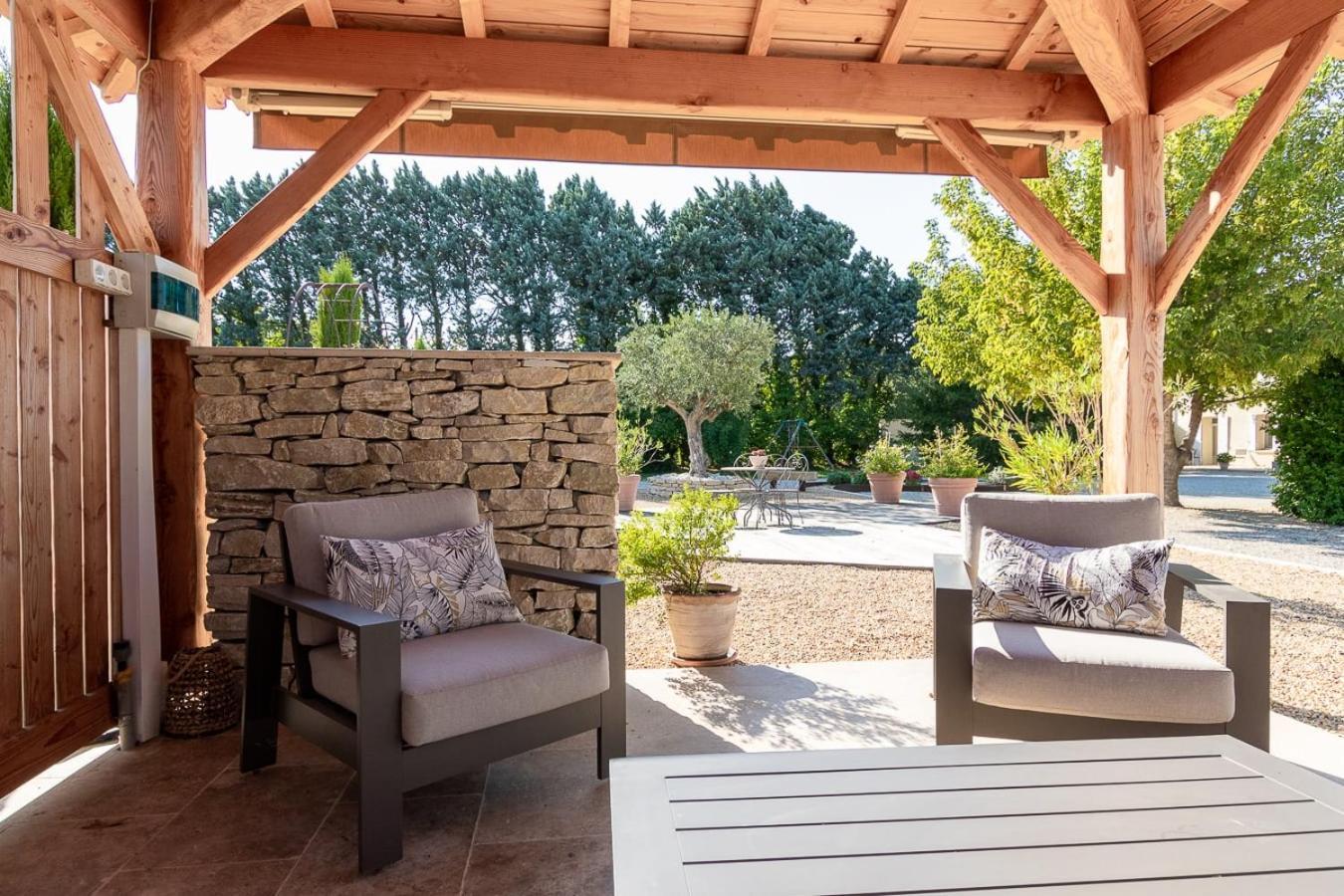 Bed and Breakfast Mas des Tourterelles Jonquieres  Exterior foto